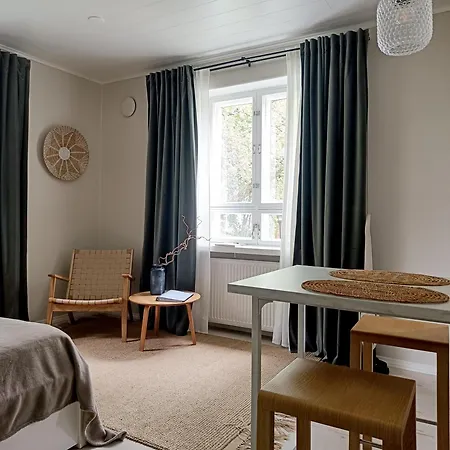 Tunnelmallinen Yksioe Kaupungin Laeheisyydessae Appartement