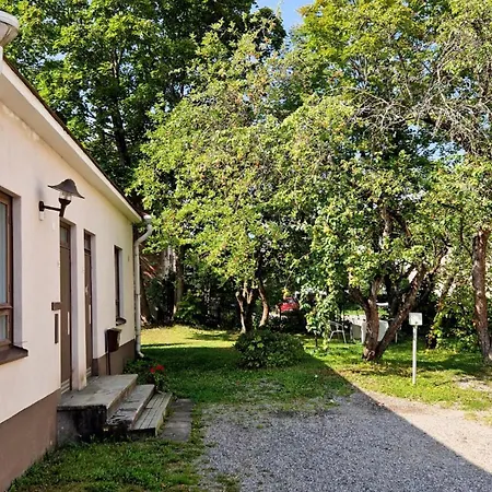 Tunnelmallinen Yksioe Kaupungin Laeheisyydessae